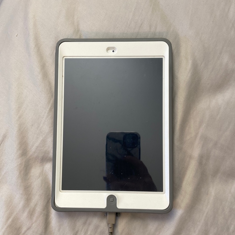 iPad Mini 2 model a1489 space gray